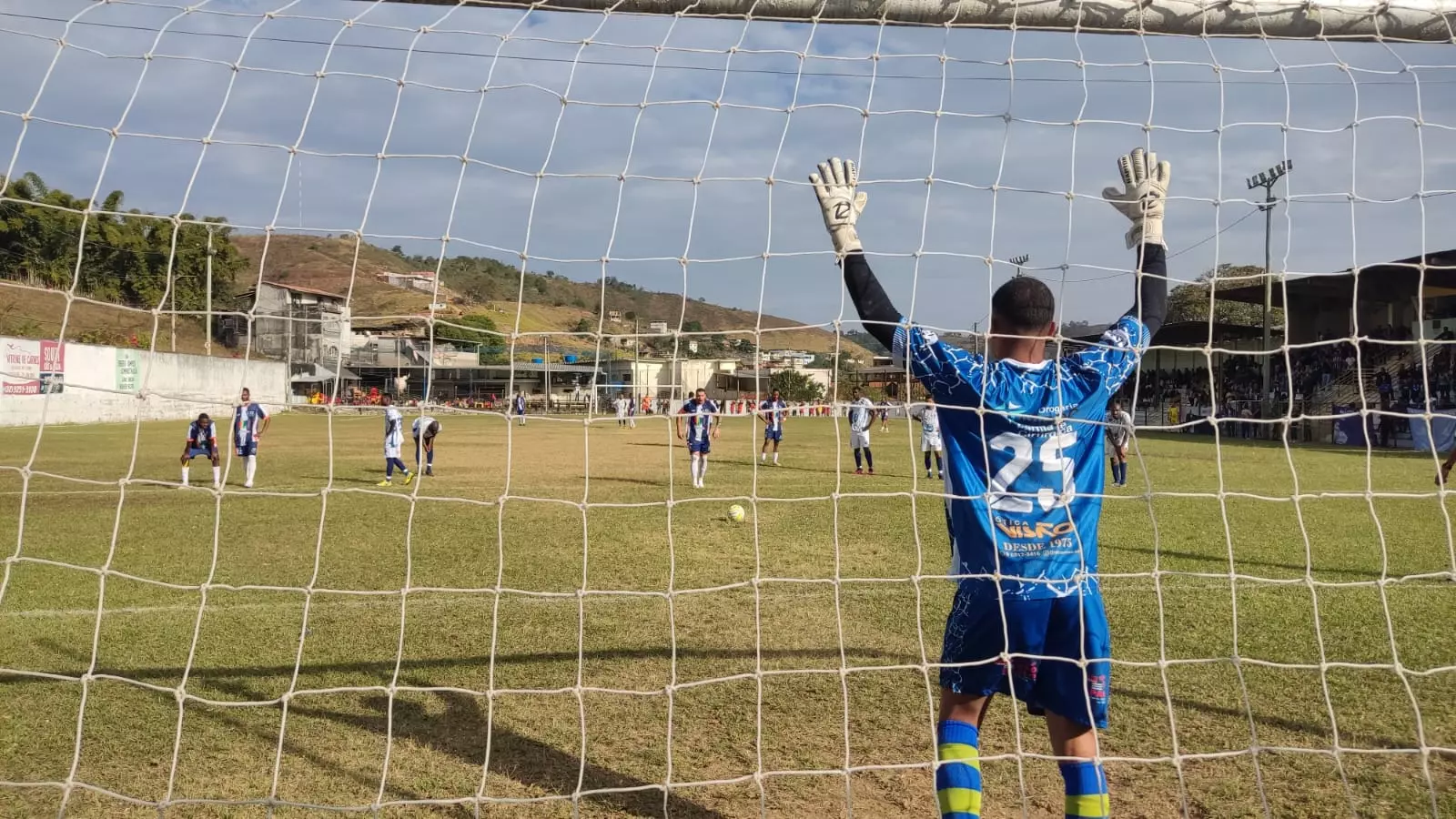 Em jogo marcado por expulsões, Cruzeiro e Vila do Carmo empatam em 0x0 pelas quartas de final da Copa Cultura